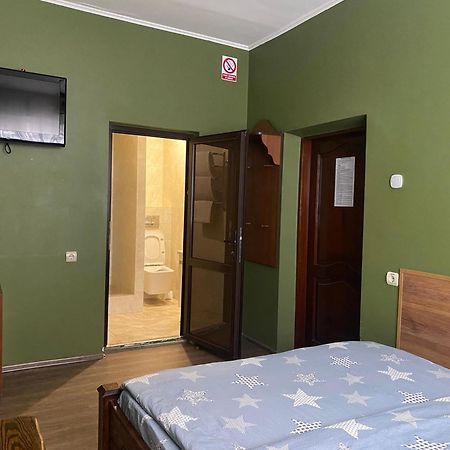 Mini-Hotel Neptun Rivne Exteriér fotografie