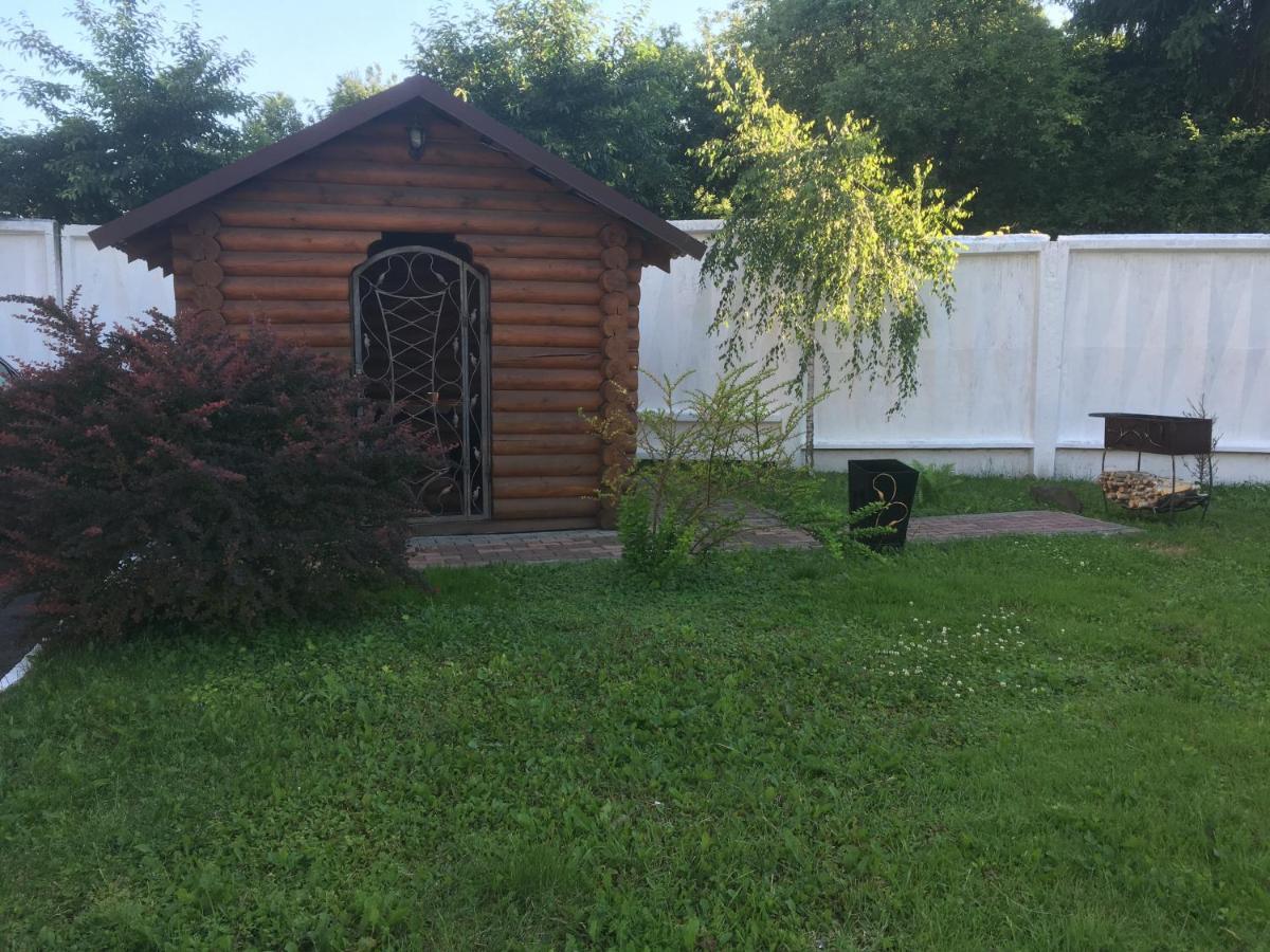 Mini-Hotel Neptun Rivne Exteriér fotografie