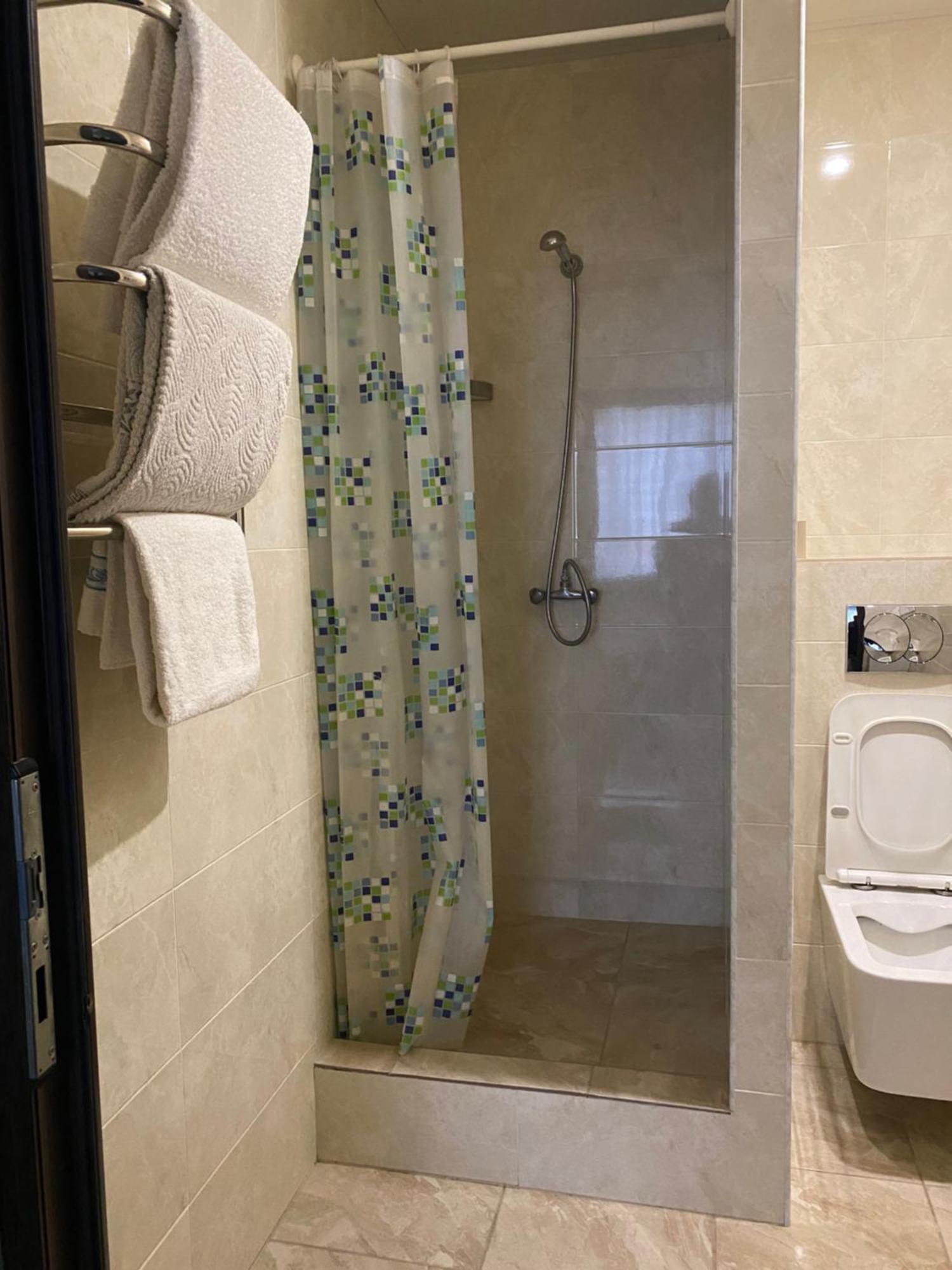Mini-Hotel Neptun Rivne Exteriér fotografie