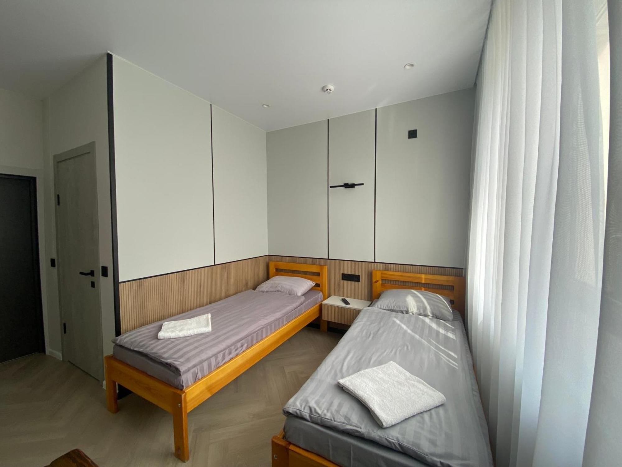 Mini-Hotel Neptun Rivne Exteriér fotografie