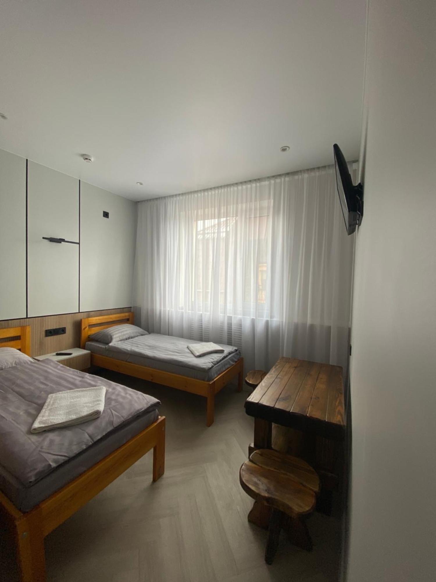 Mini-Hotel Neptun Rivne Exteriér fotografie
