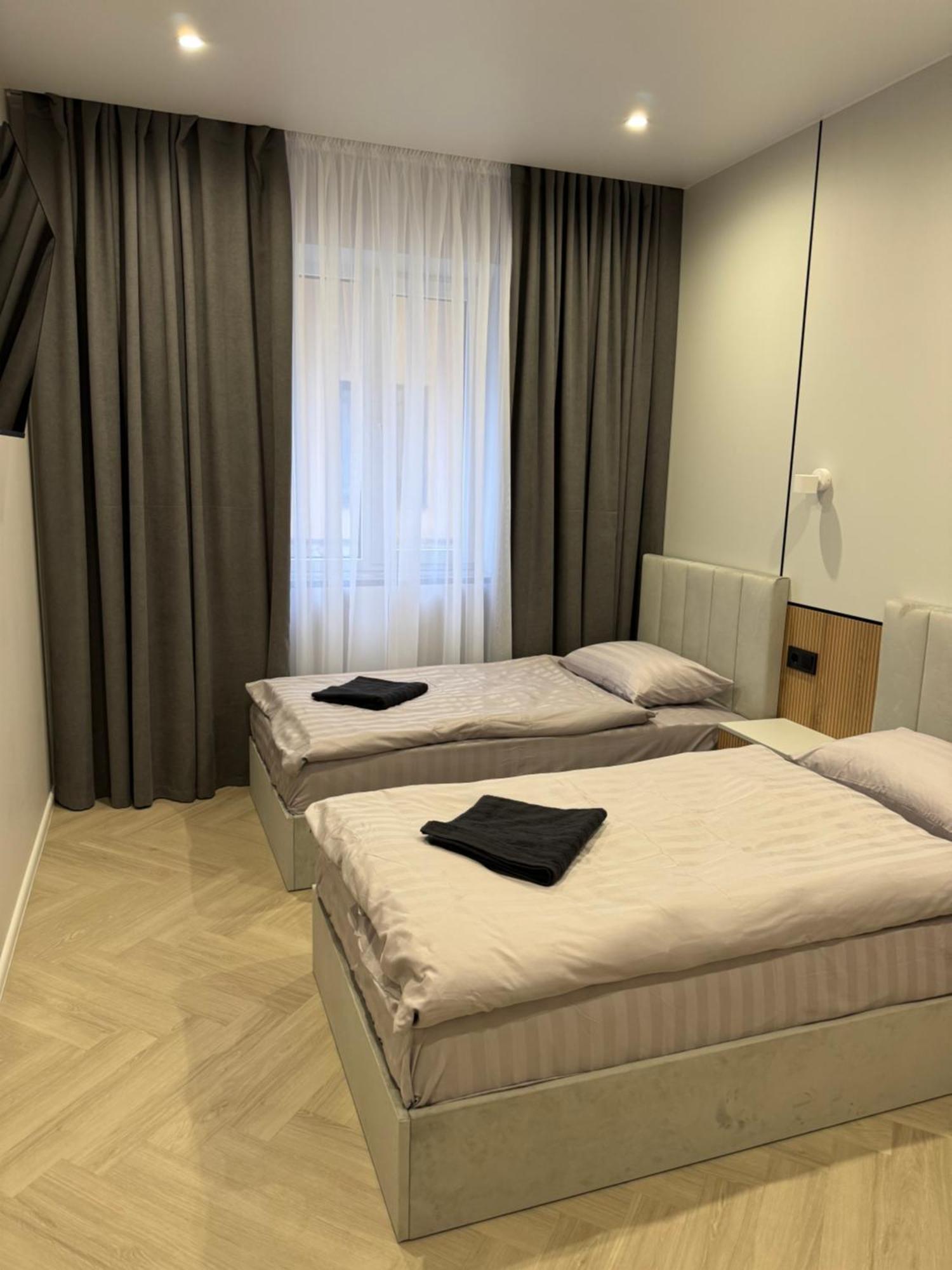 Mini-Hotel Neptun Rivne Exteriér fotografie